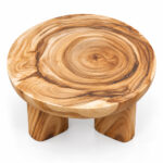 Top view of Suarora Triform round coffee table displaying natural circular Suar wood grain patterns Salin ALT